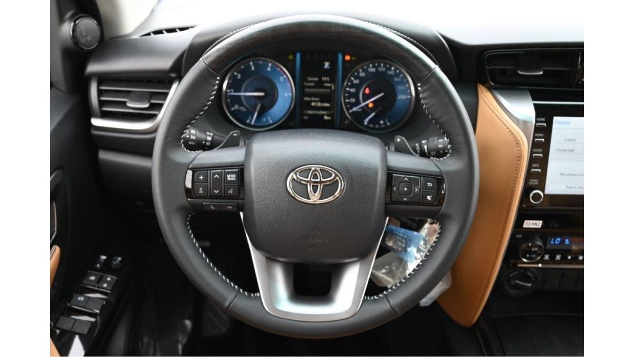 تويوتا فورتونر 2.4L Diesel 4WD 7 Seat Automatic