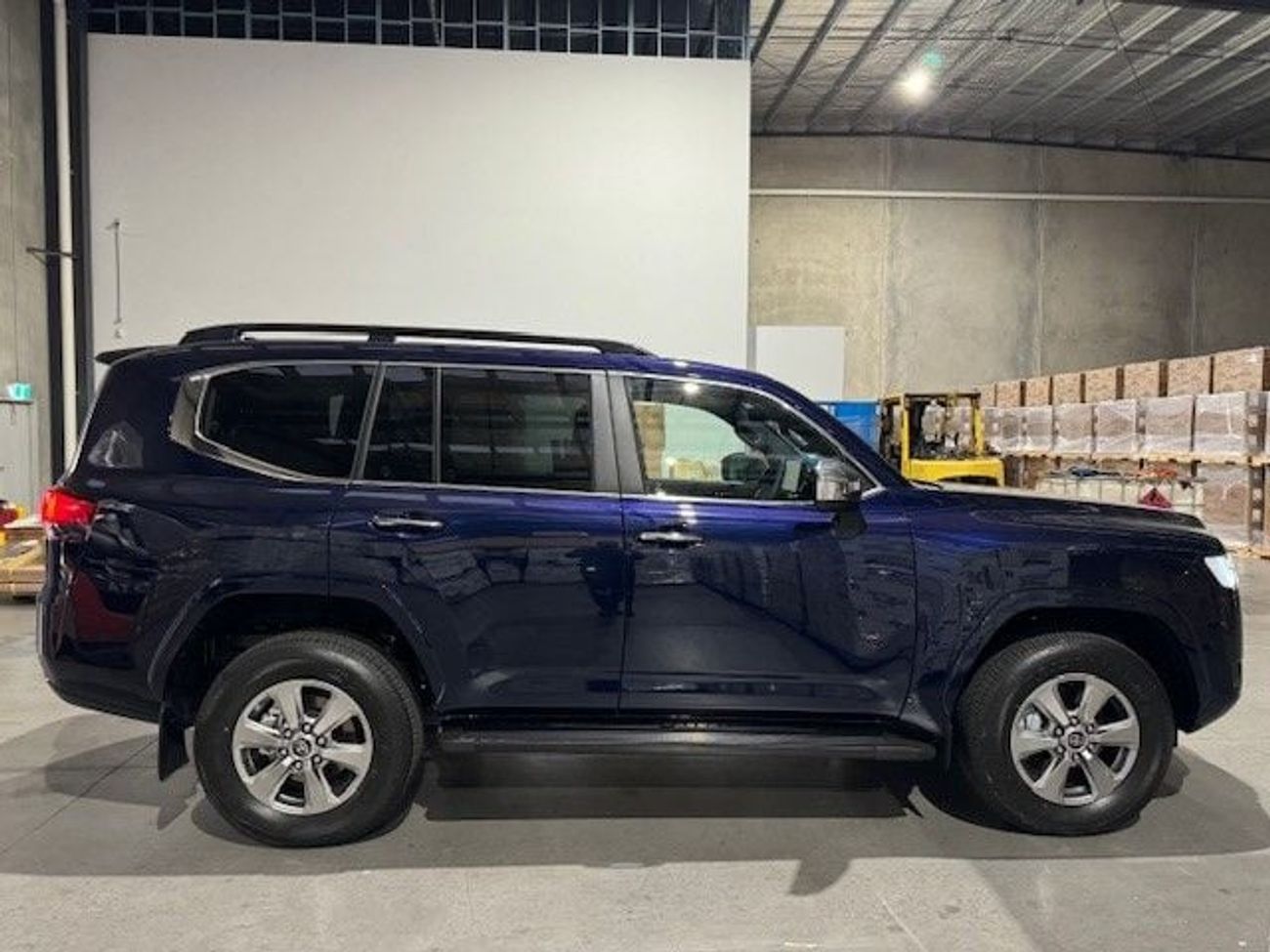 تويوتا لاند كروزر SAHARA DIESEL AUTO 15KM NEW FULL OPTIONS RIGHT-HAND-DRIVE