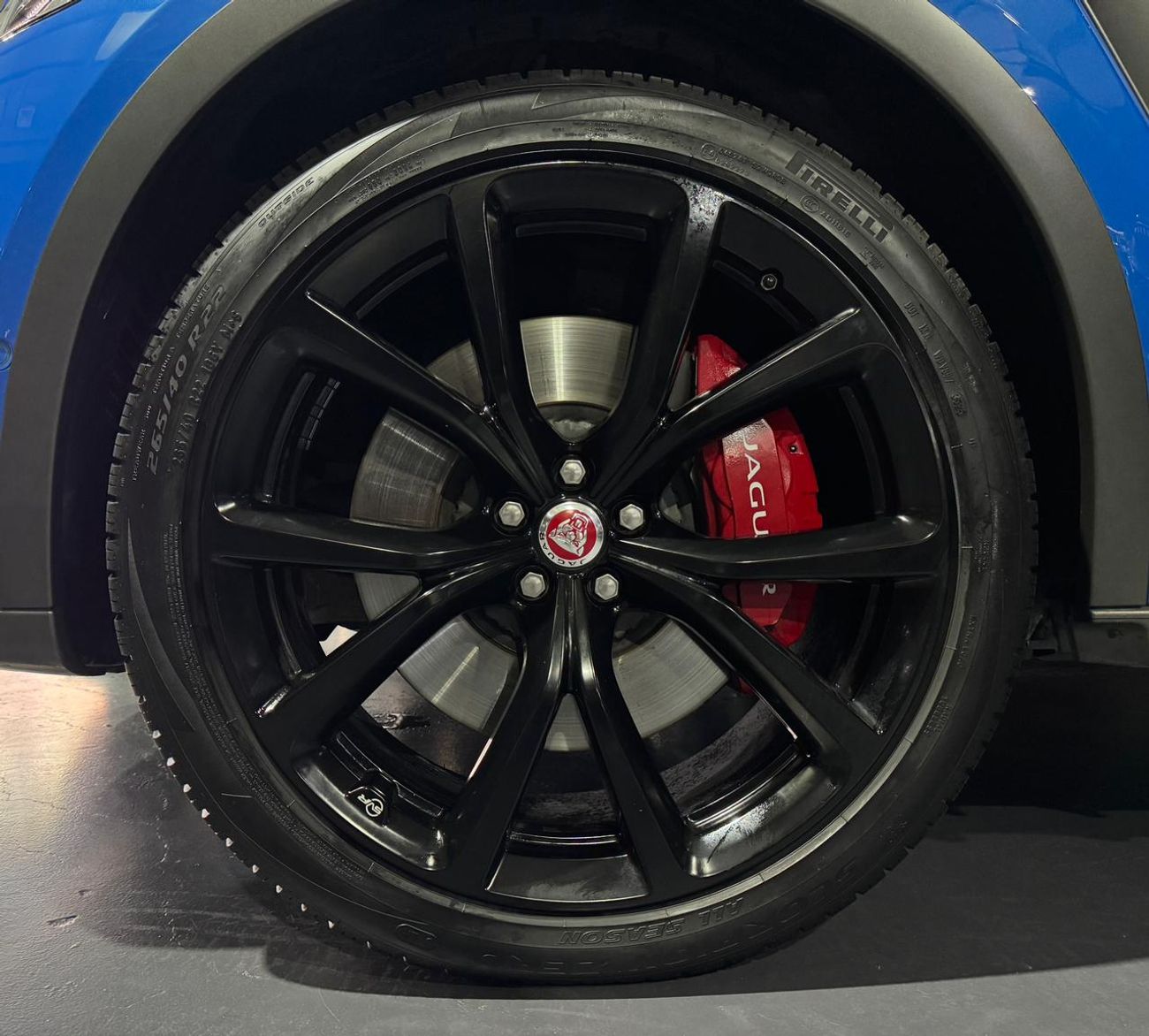 جاكوار F بيس SVR 5.0L