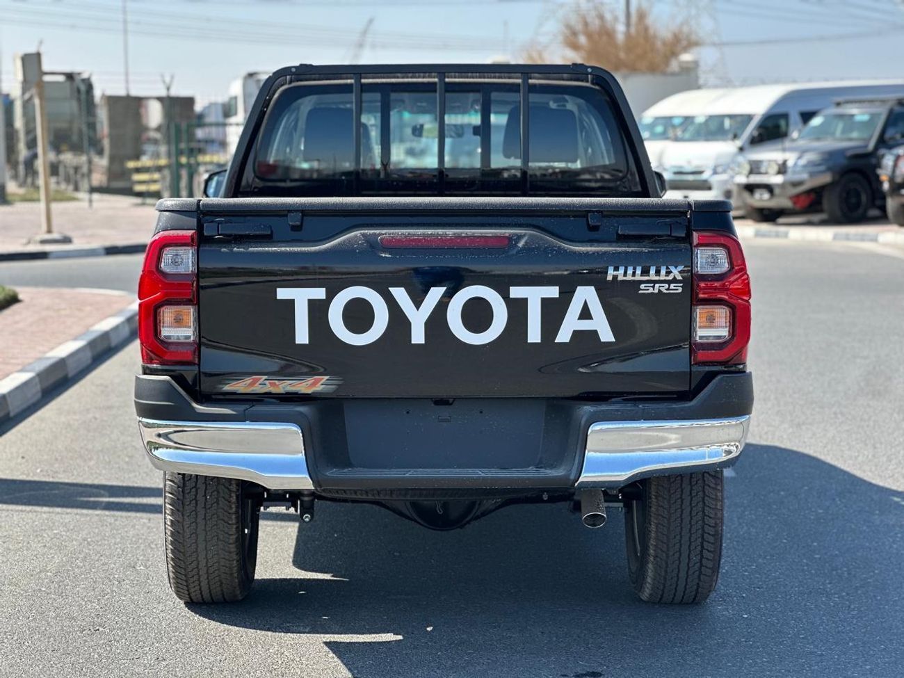 Toyota Hilux Toyota Hilux 2.7L A/T Full Option, Push Start, BSM, Black Color 2025/2025