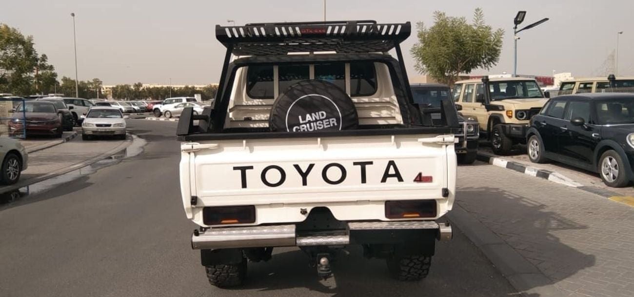 تويوتا لاند كروزر بيك آب RHD DIESEL V8 MANUAL
