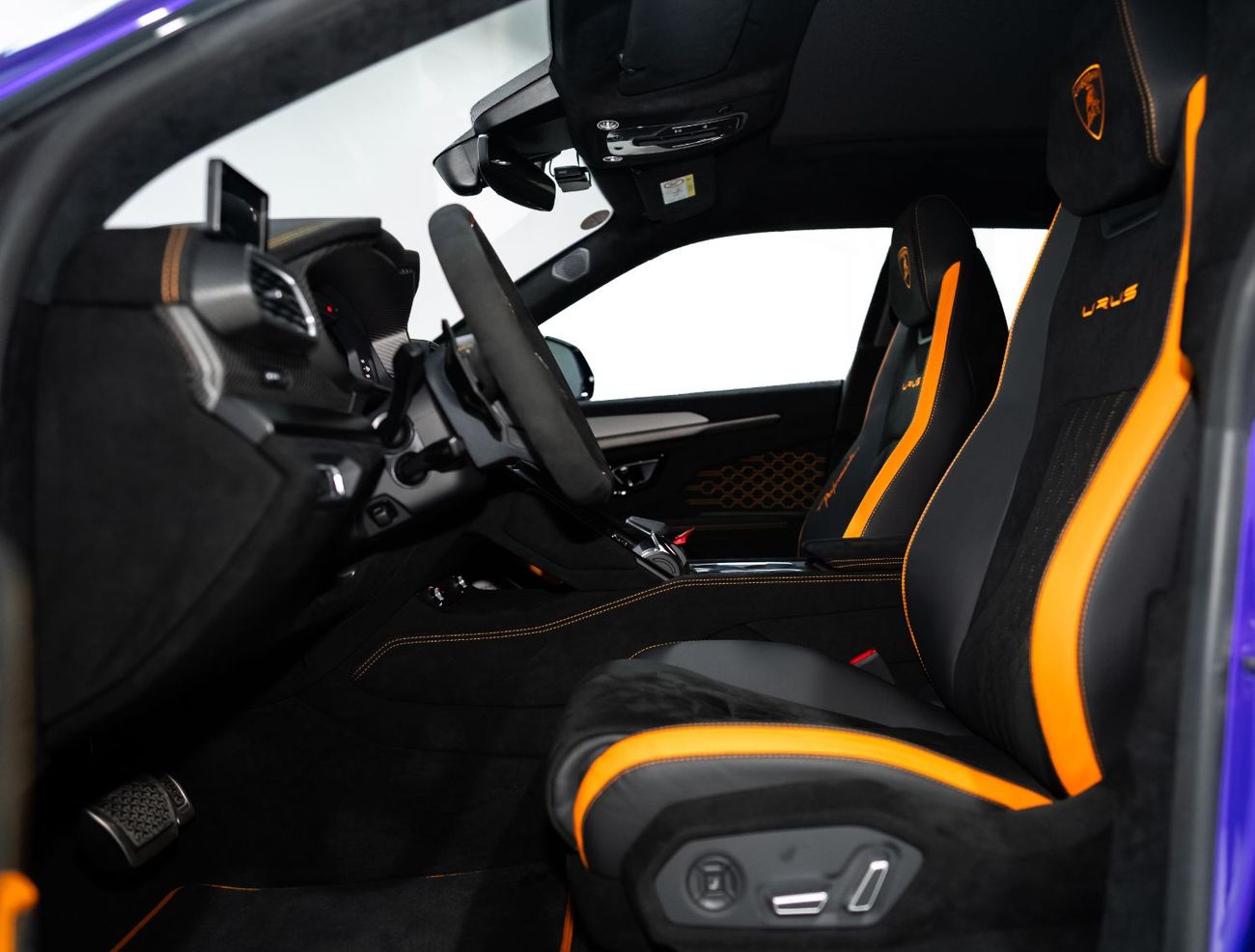 لامبورغيني اوروس 4.0T V8 Performante URUS PERFORMANTE | FULL CARBON INT/EXT | EXTENDED PERFORMANTE TRIM | SUNSHINE PA