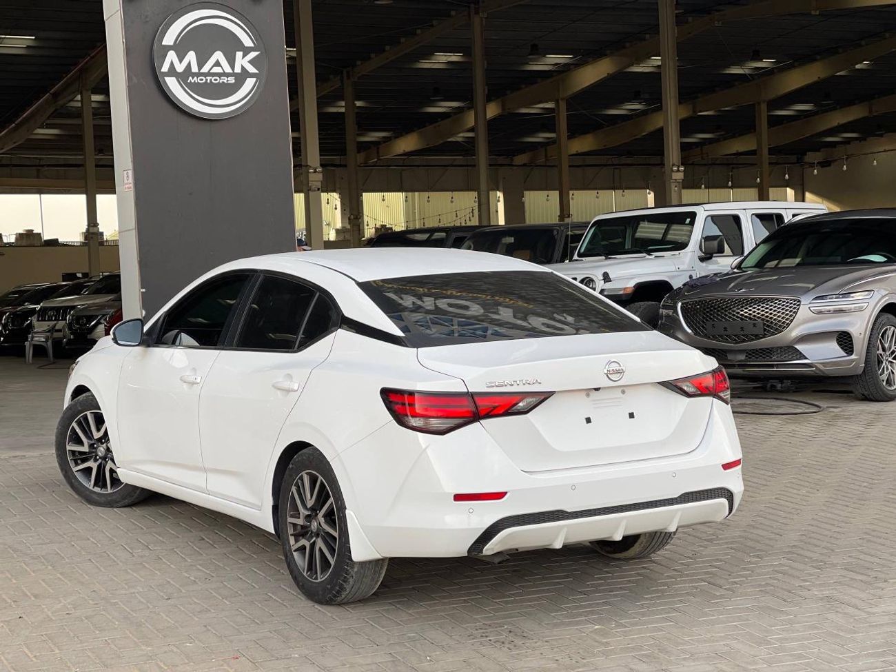 Nissan Sentra 2.0L V4 / FULL OPTION / LOW MILEAGE / RADAR / ROAD ASSIST / BLIND SPOT / RIMS