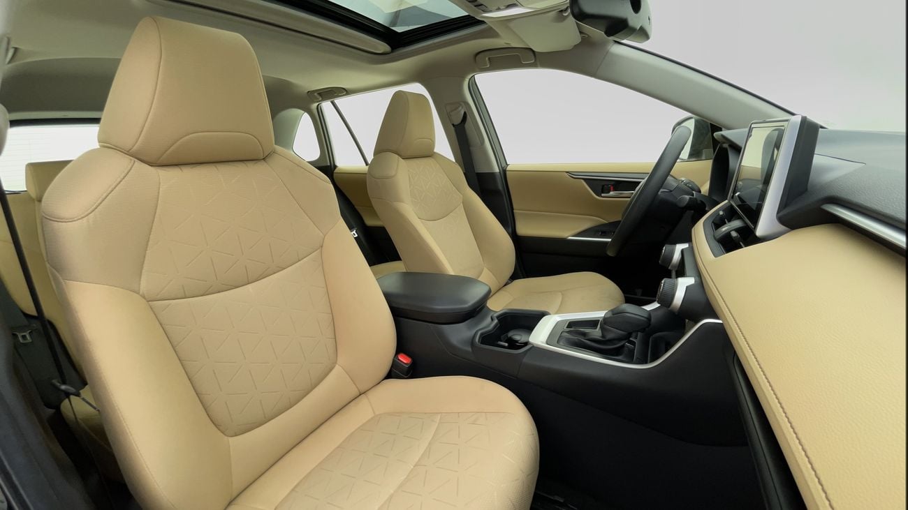 تويوتا راف ٤ VX 2.5 | بدون دفعة مقدمة | اختبار القيادة في المنزل