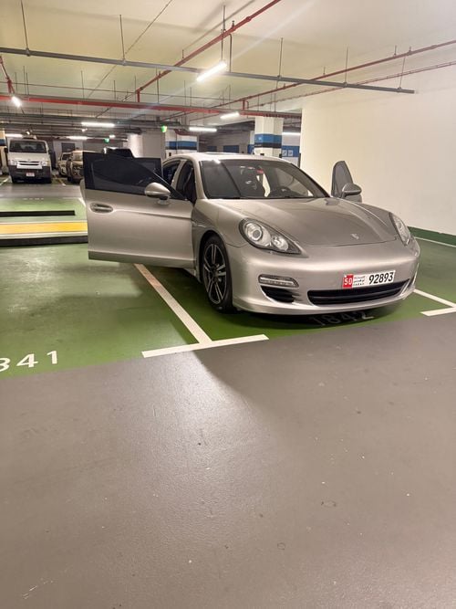 بورش باناميرا V6