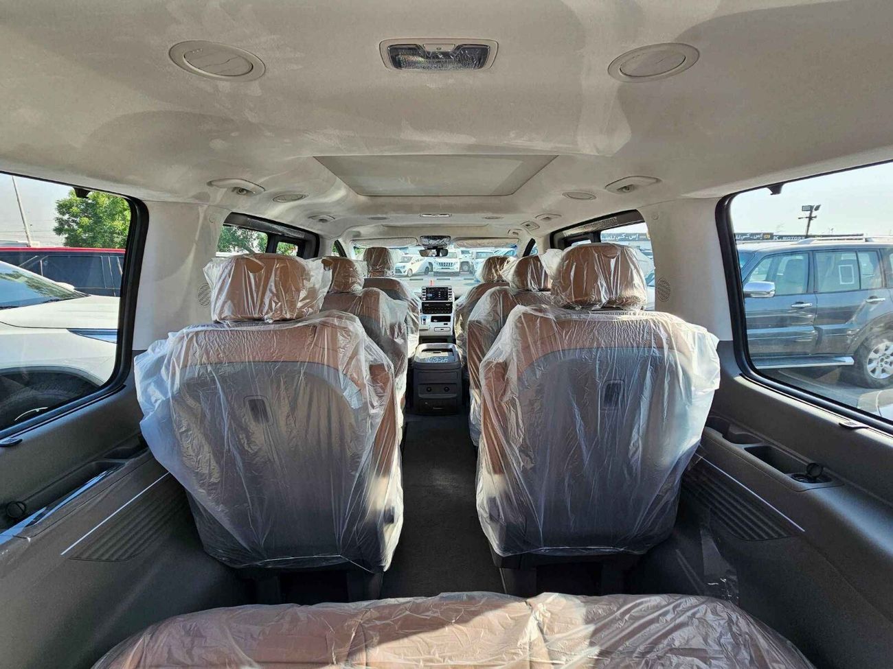 Hyundai Staria LEXURY, 3.5L V6, A/T, POWER SEAT WITH 360* CAMERA / SUNROOF / 9 SEATER / (CODE # 67983)