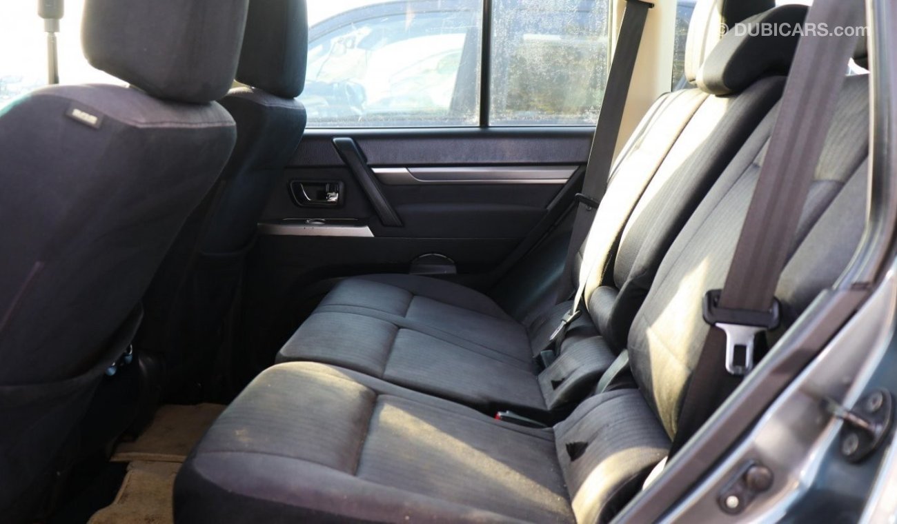 Mitsubishi Pajero GLXR full option leather seats clean car