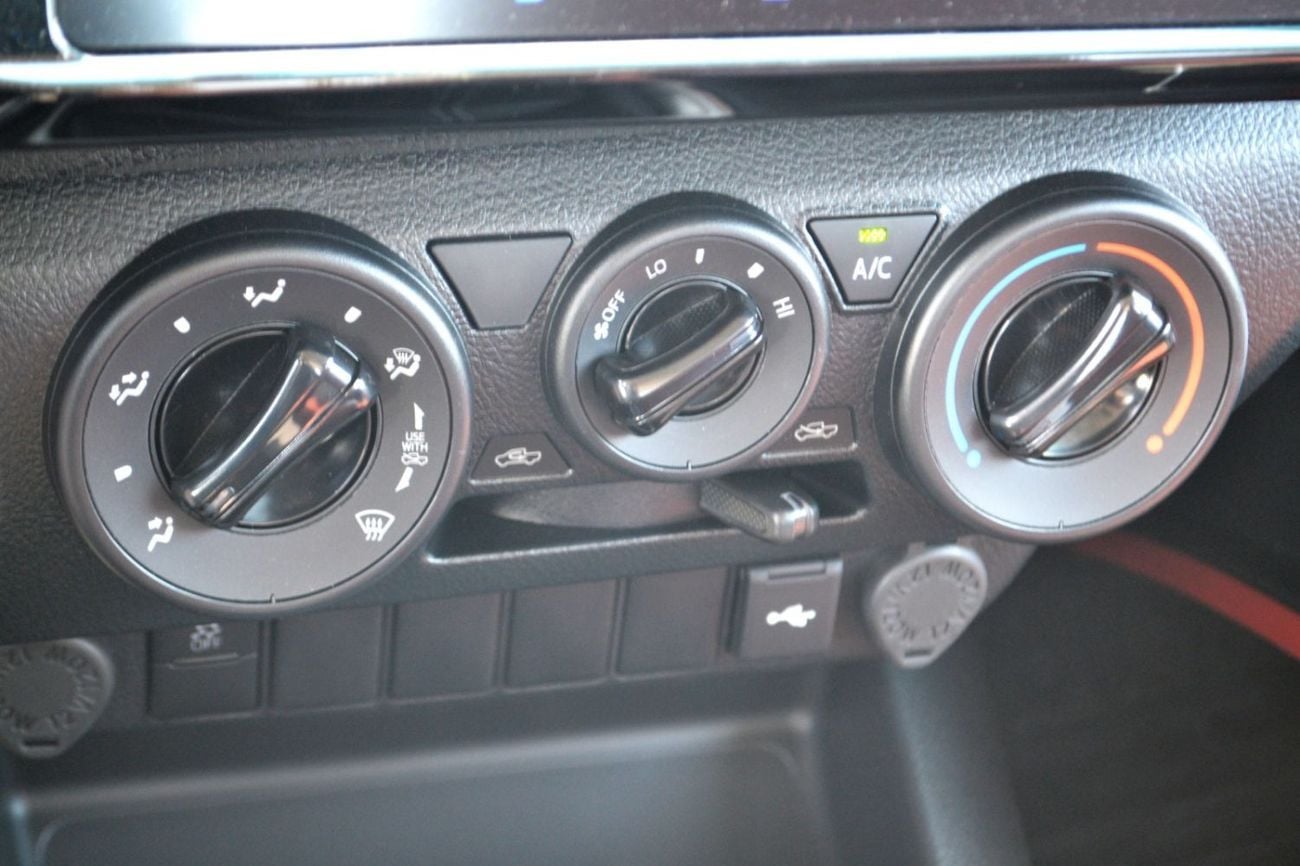 Toyota Hilux SR5 (NON GCC) 4x4 2.7L MT Petrol SR5