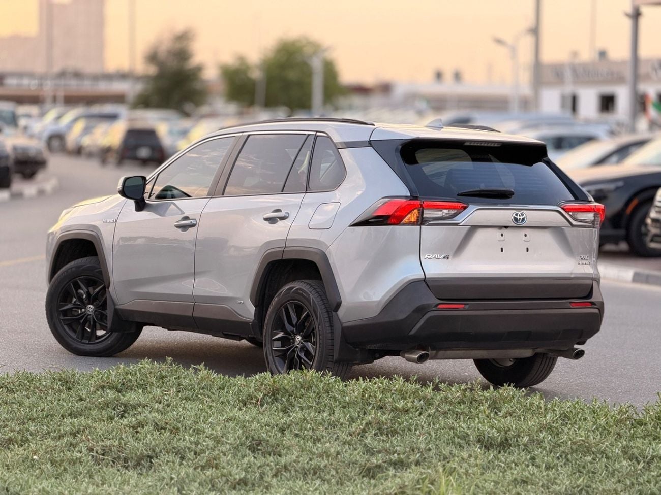 Toyota RAV4 Hybrid XLE 2.5L