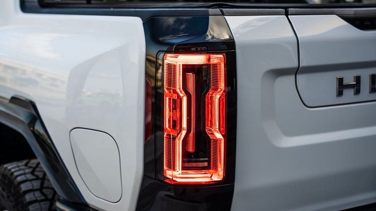 جي أم سي همر EV SUT Edition 1 - 2022 - American Specs