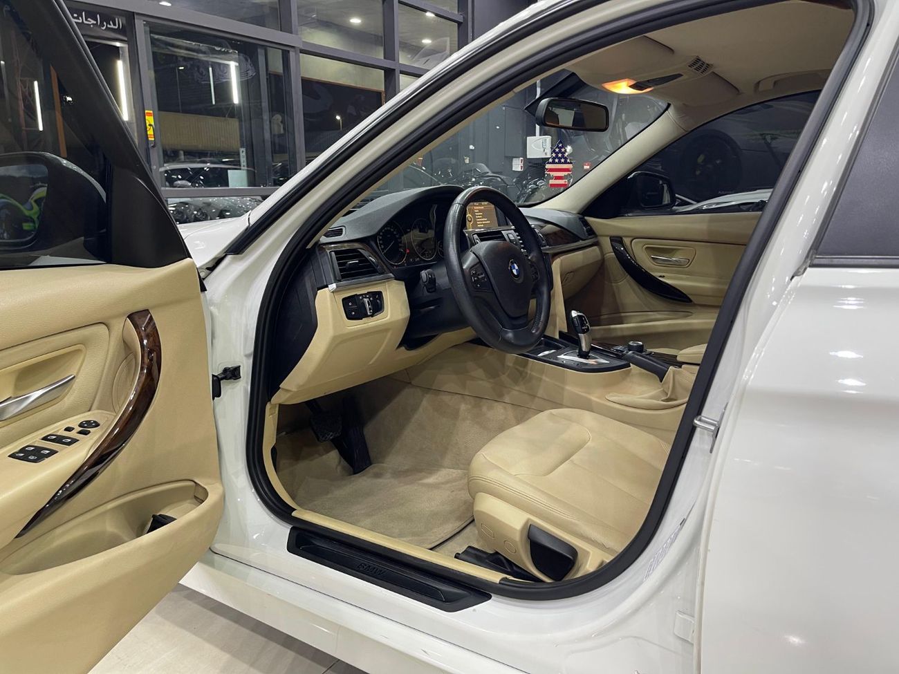 بي أم دبليو 320 Exclusive 2.0L