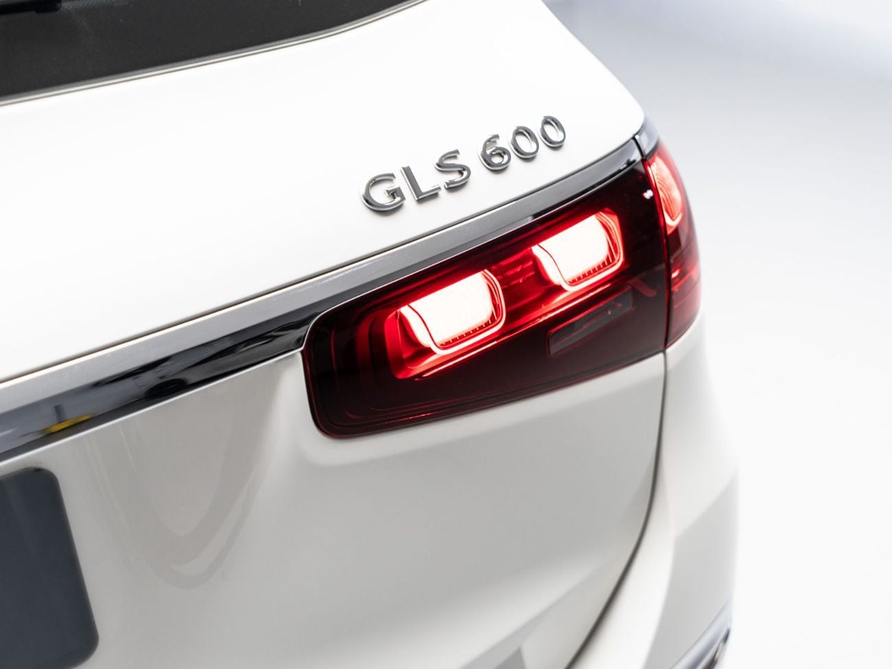 مرسيدس مايباخ gls600 مايباخ BUY NOW, PAY 2027 | THE BLACKLINE STANDARD | 2029 Mercedes Warranty + Service Contract, Low KMs, GCC