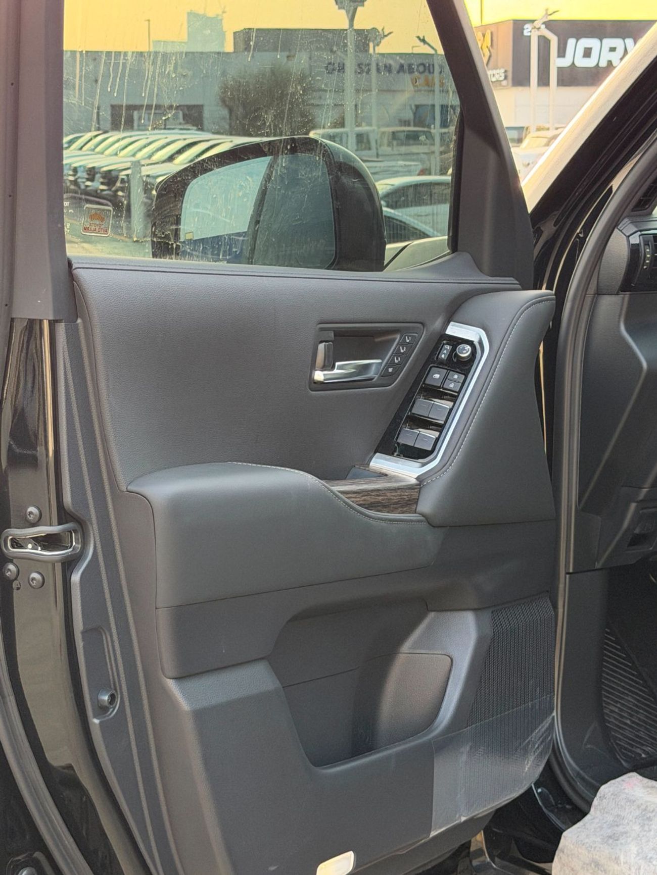 Toyota Land Cruiser VXR WITH OFFROAD EDIRTION KIT