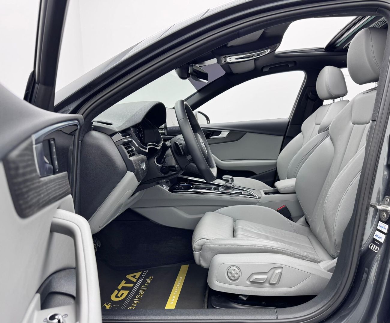 Audi A4 35 TFSI S Line 2.0L 2023 Audi A4 35 TFSI S-line, 2027 Full Audi Warranty + Service Contract, Excelle