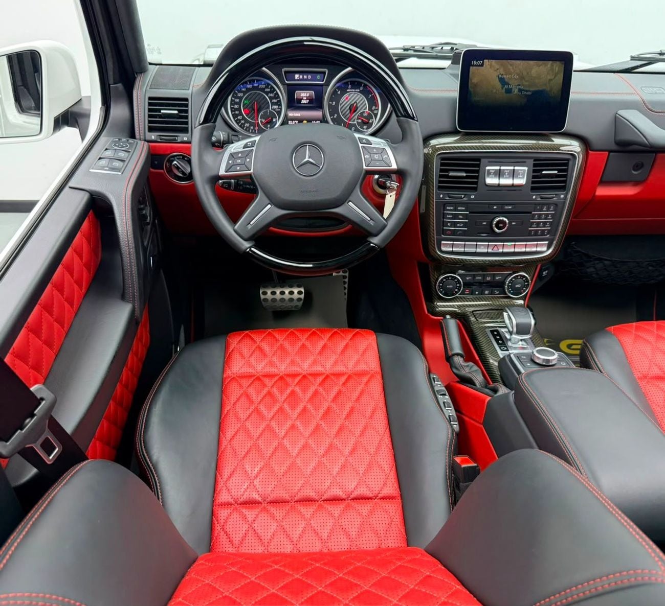 Mercedes Benz G63 AMG STD 2017 Mercedes G63 AMG, Full Mercedes Service History, Carbon Fiber Interior, Very Low Km, GCC