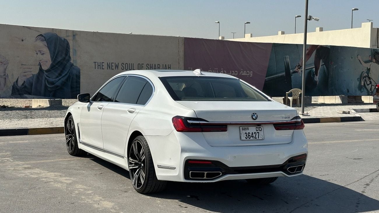 بي أم دبليو 740i 