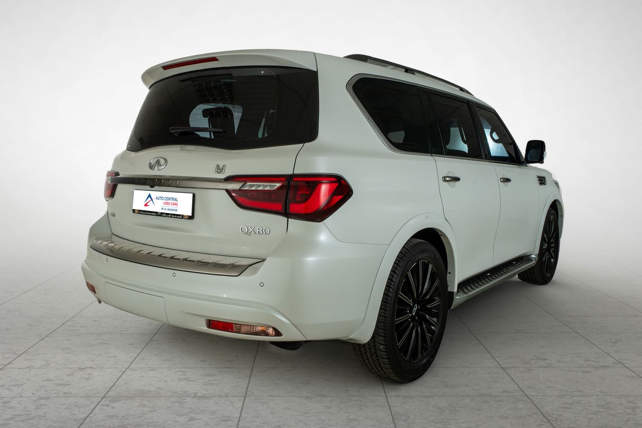 Infiniti QX80 LUXE 5.6