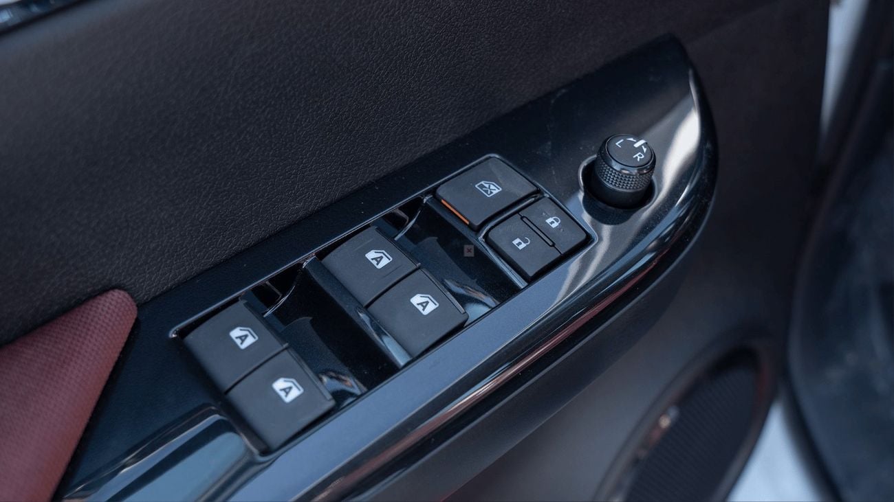 Toyota Hilux ECT0117 - Toyota Hilux Double Cab SGLX – 2.7L Petrol Manual 4wd White with Red 2025