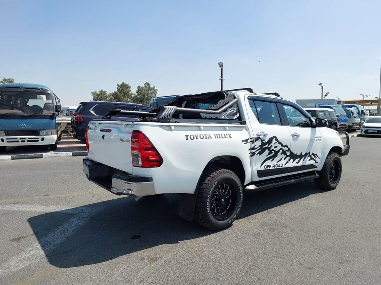 Toyota Hilux TOYOTA HILUX PICK UP RHD 2017 MODEL 2.8 L DIESEL AUTOMATIC(PM99941)