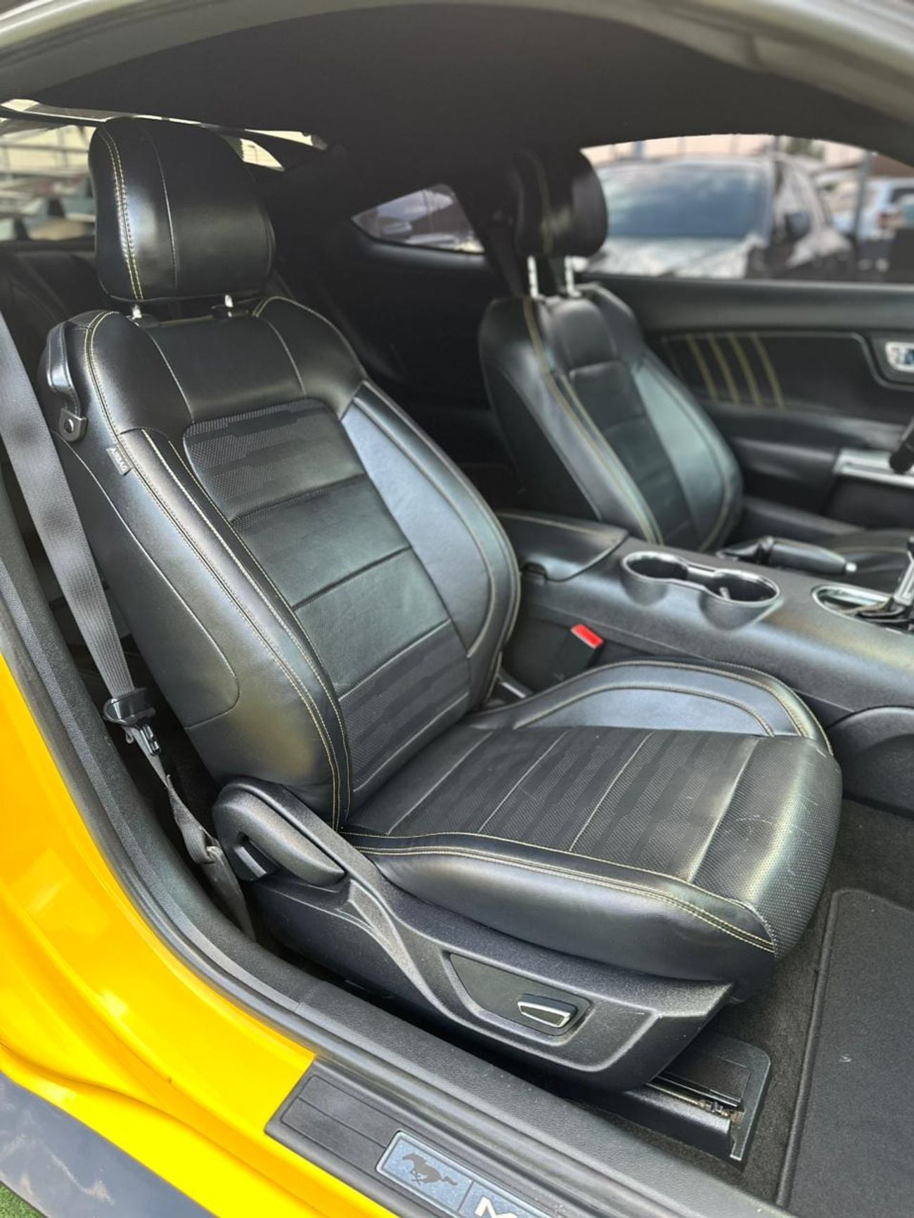 فورد موستانج فورد موستنج GT 5.0 بريميوم خليجي 2017 فل ابشن صبغ وكاله تشييكات وكاله بحاله ممتازه