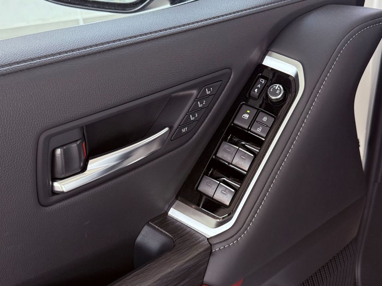 Toyota Land Cruiser 2026 TOYOTA LAND CRUISER 300 VXR 3.5 HYBRID HEV **EXPORT ONLY**التصدير فقط خارج الخليج***