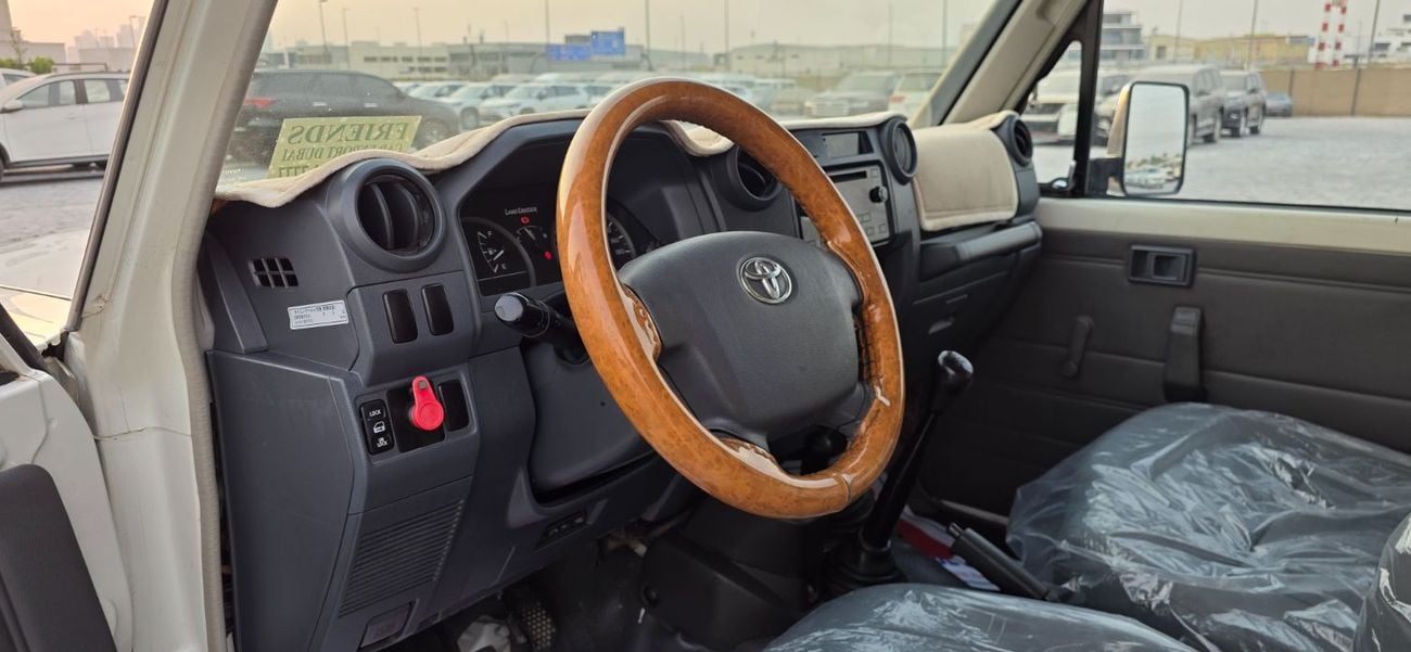 Toyota Land Cruiser Pickup 70