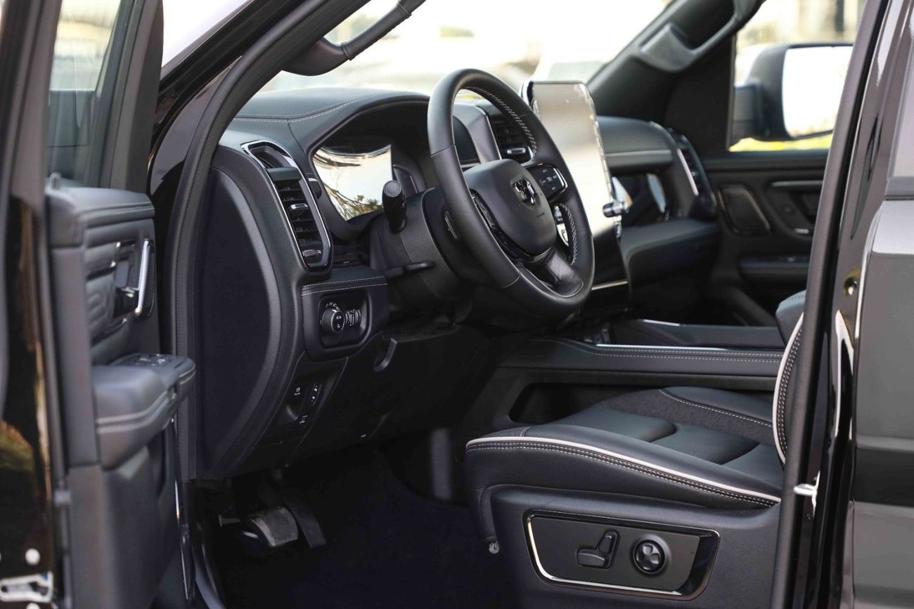 رام 1500 2025 RAM 1500 LIMITED "Night Edition" 3.0L V6 - GCC - Black inside Black