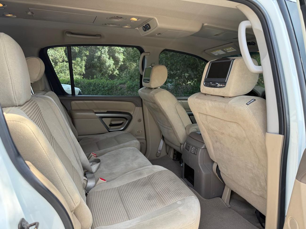 Nissan Armada SE 5.6L (317 HP)