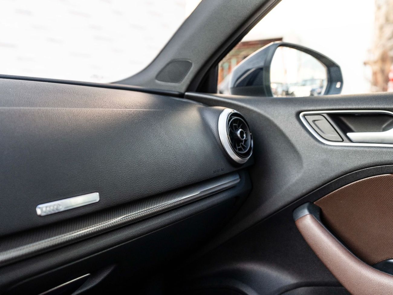 أودي A3 40 TFSI S-Line 1.8L