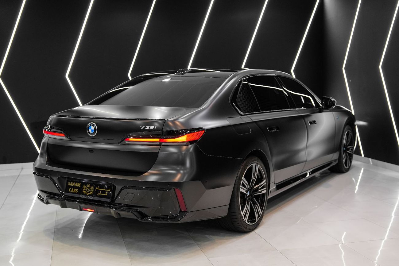 بي أم دبليو 735i M Sport Package, Executive Lounge, AGMC Warranty + Service!!