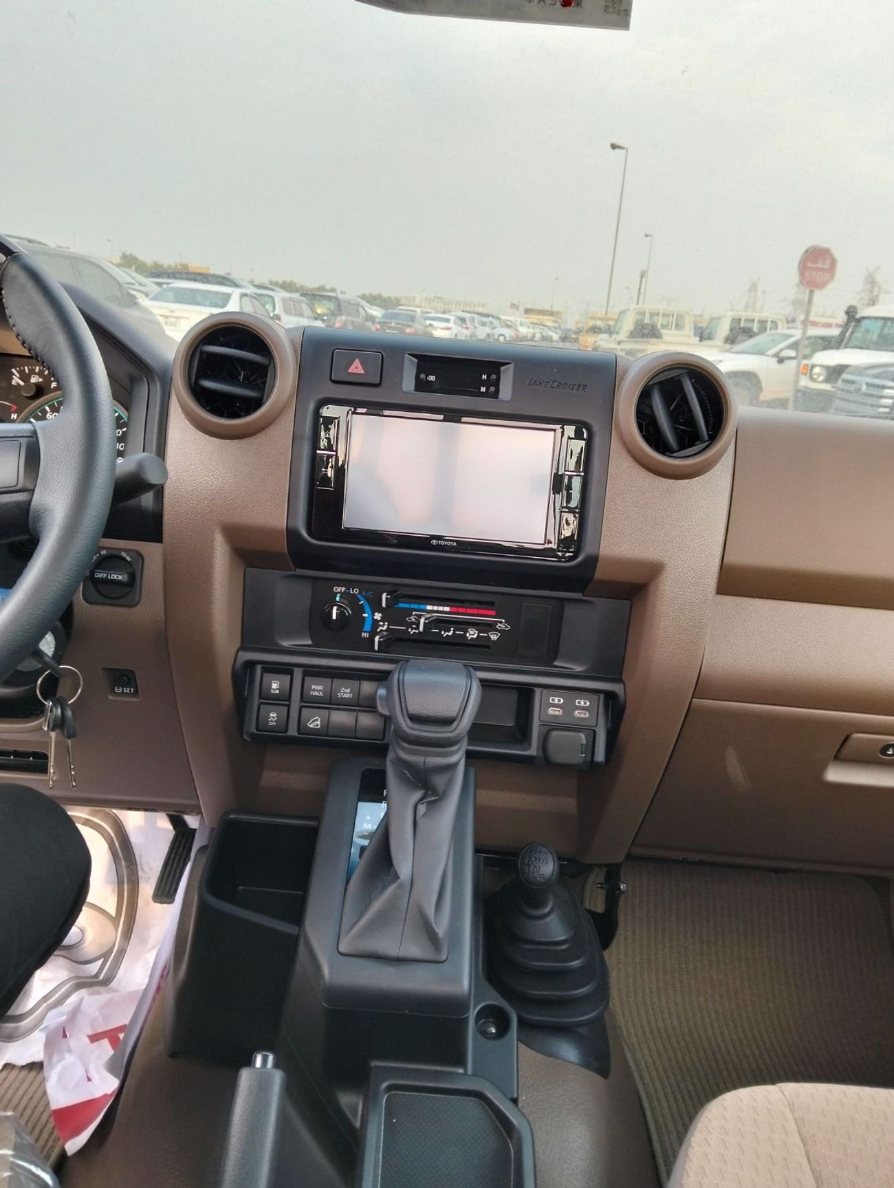 تويوتا لاند كروزر بيك آب TOYOTA LC79 S.CAB - 4.0L - PETROL - AUTOMATIC TRANSMISSION - 2026MY