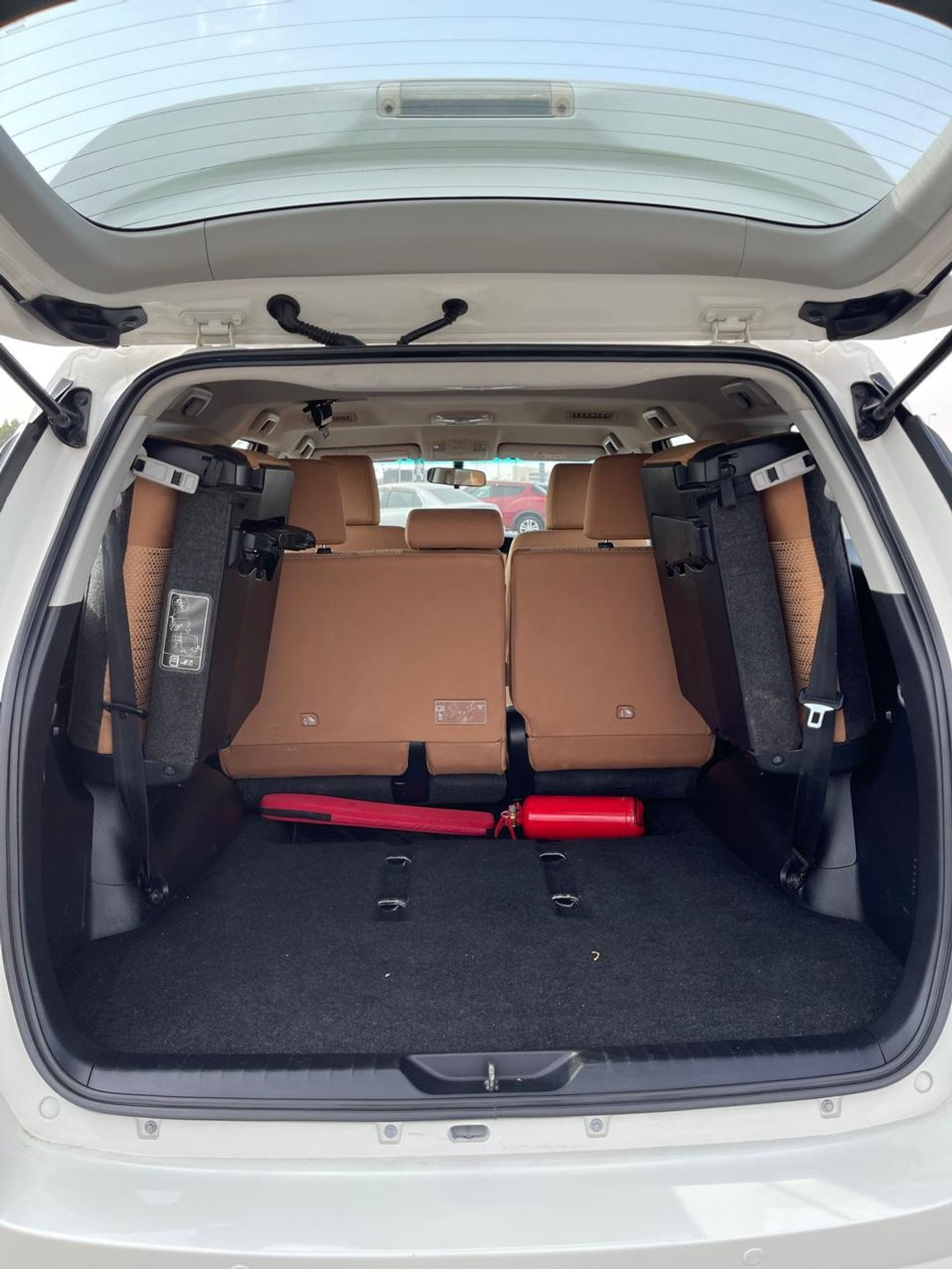 Toyota Fortuner Toyota Fortuner 2019 white colour Petro engine 2.7 3x4 Gcc specs fully automatic LHD Gulf specs