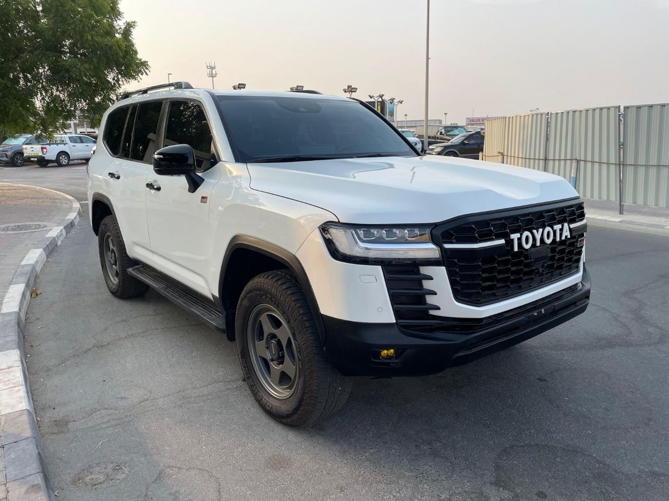 تويوتا لاند كروزر TOYOTA LAND CRUISER GR SPORT 2022 MODEL PETROL