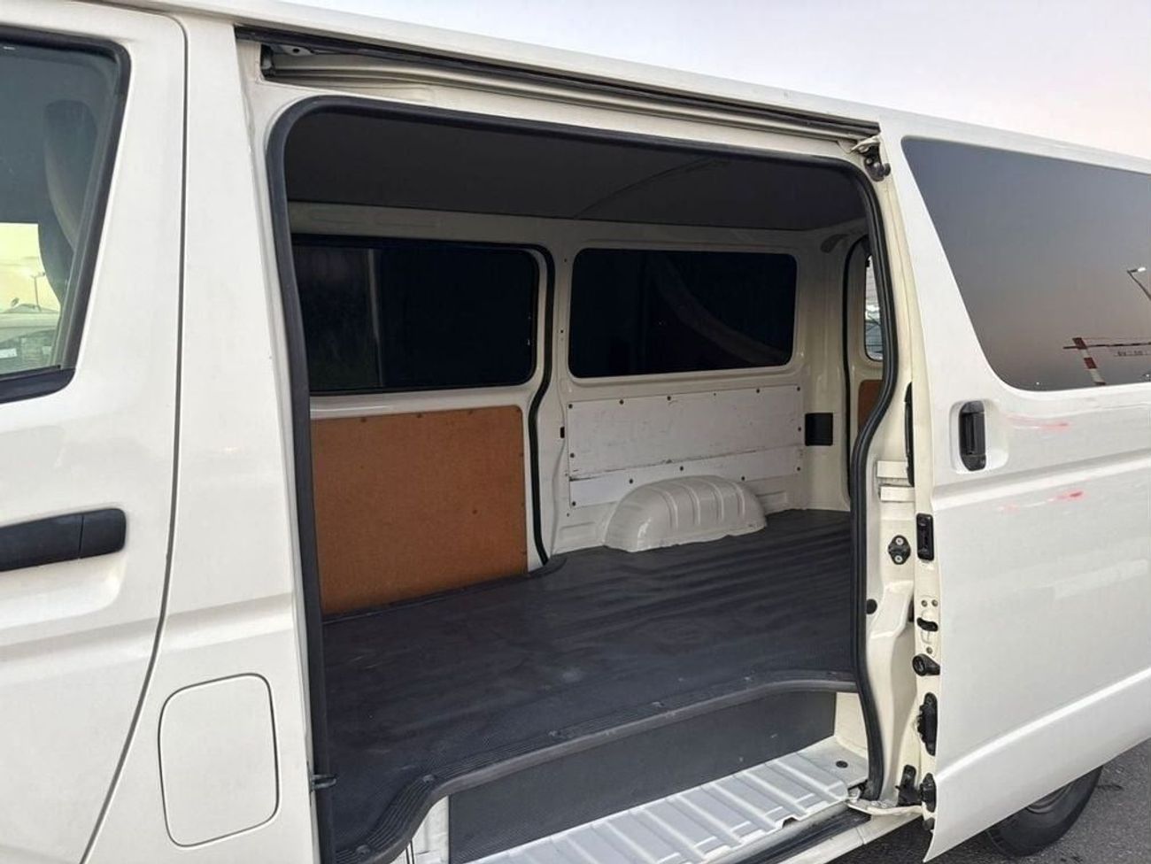 Toyota Hiace PREMIUM CONDITION | 2.8L DIESEL ENGINE | 2019 | RHD