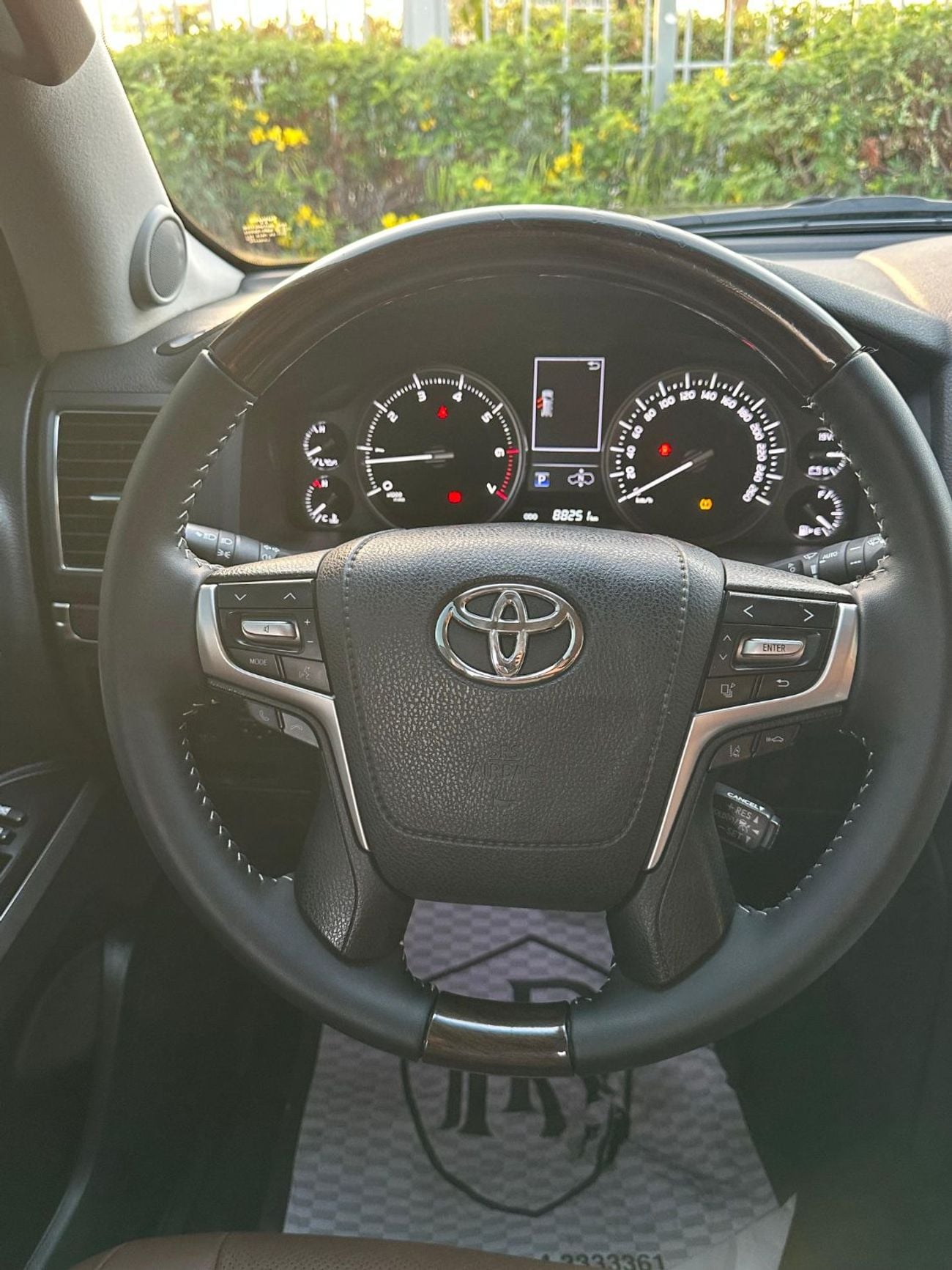 تويوتا لاند كروزر VXR GRAND TOURING V8 5.7L / GCC / VERY GOOD CONDITION / NO ACCIDENT