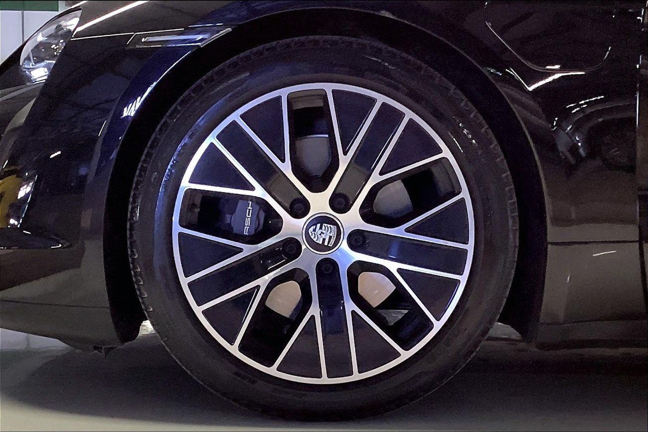 بورش تايكان Taycan | National Day Celebration | شامل الضمان | 0 ﺪﻔﻋﺓ ﺃﻮﻟﻯ