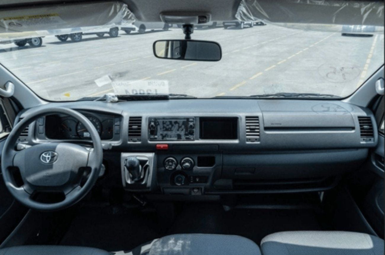 تويوتا هاياس Old Shape - ECTP2M012 - 2026 Toyota Hiace Passenger Van Old Shape - 3.0L Diesel Manual 15 Seater