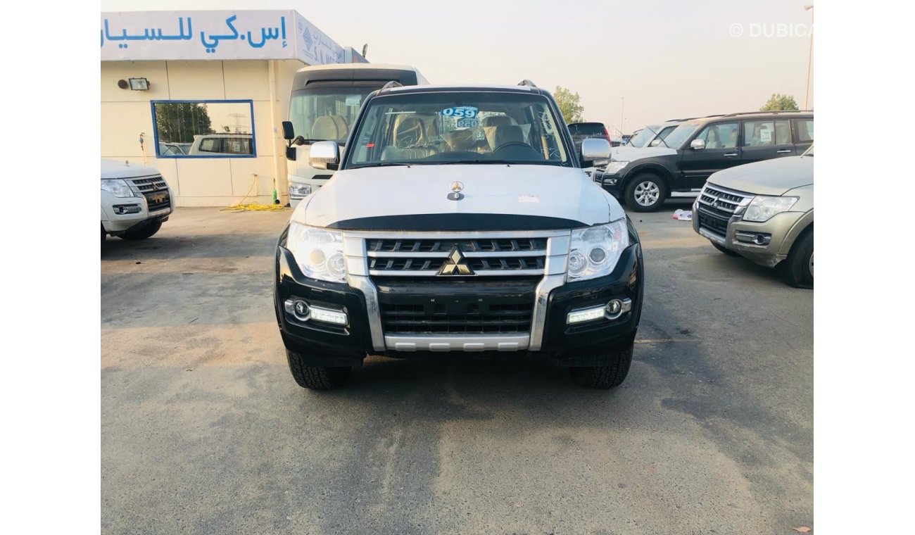 Mitsubishi Pajero FULL OPTION 3.0L - Leather/Power seats - SPECIAL DEAL