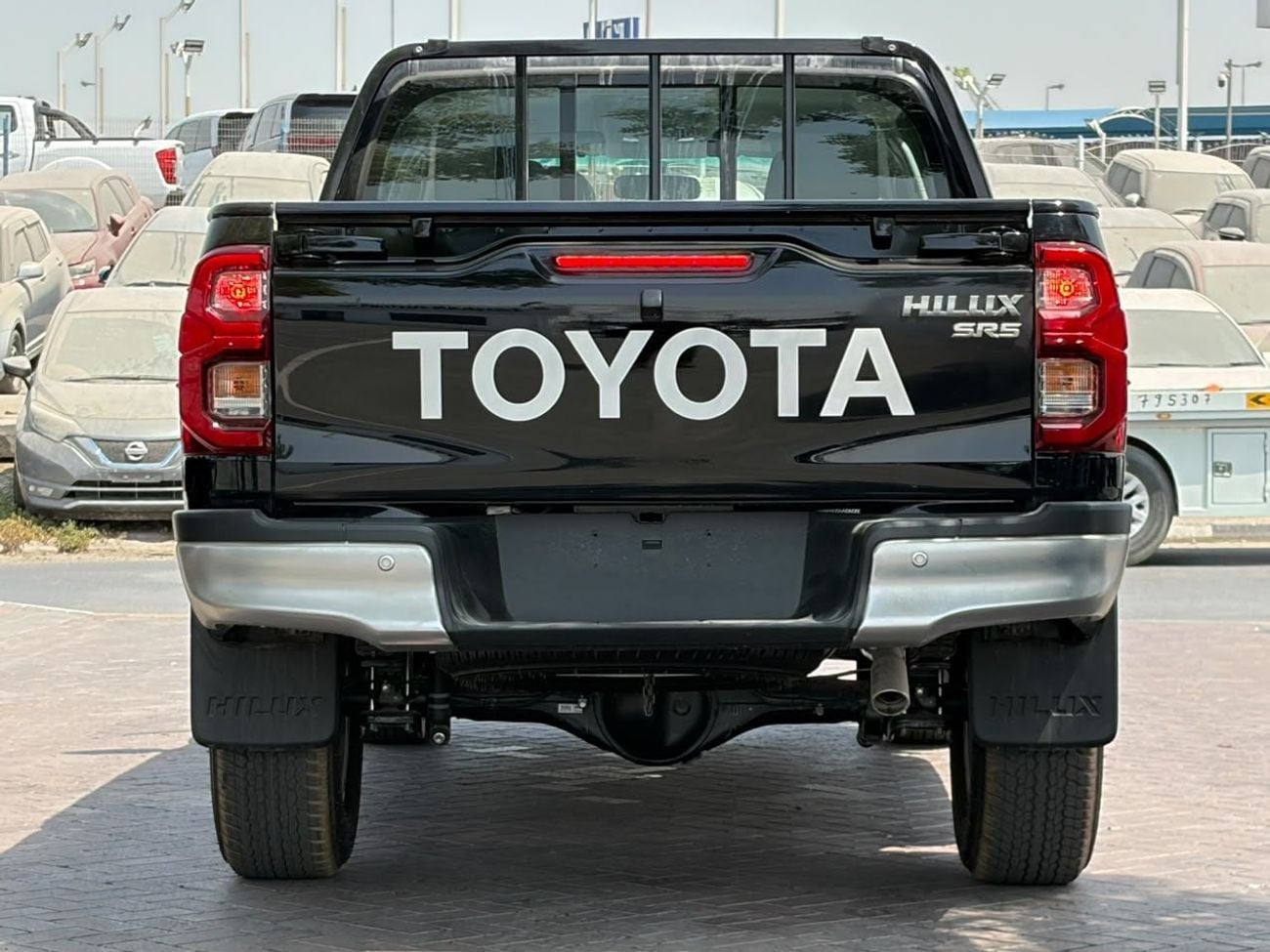 Toyota Hilux SR5 TOYOTA HILUX 2.7L V4 PETROL | A/T | DIGITAL A/C | DVD + CAMERA | ALLOY RIMS | MY 2026