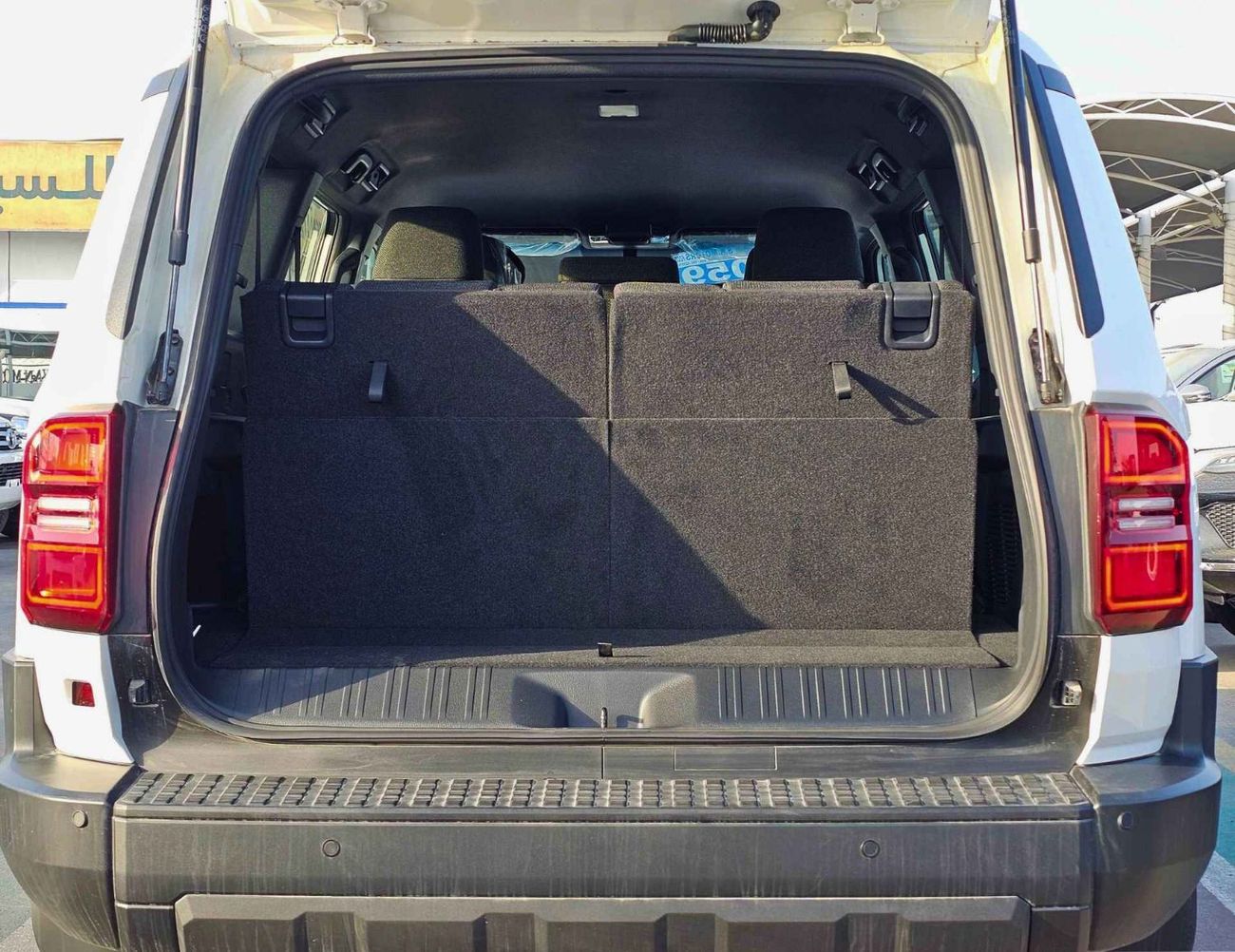 تويوتا برادو URBAN-E EURO 4 / 2.8L V4 DIESEL / DVD + CAMERA / AUTO A/C / 4WD (CODE # URBAN-E)