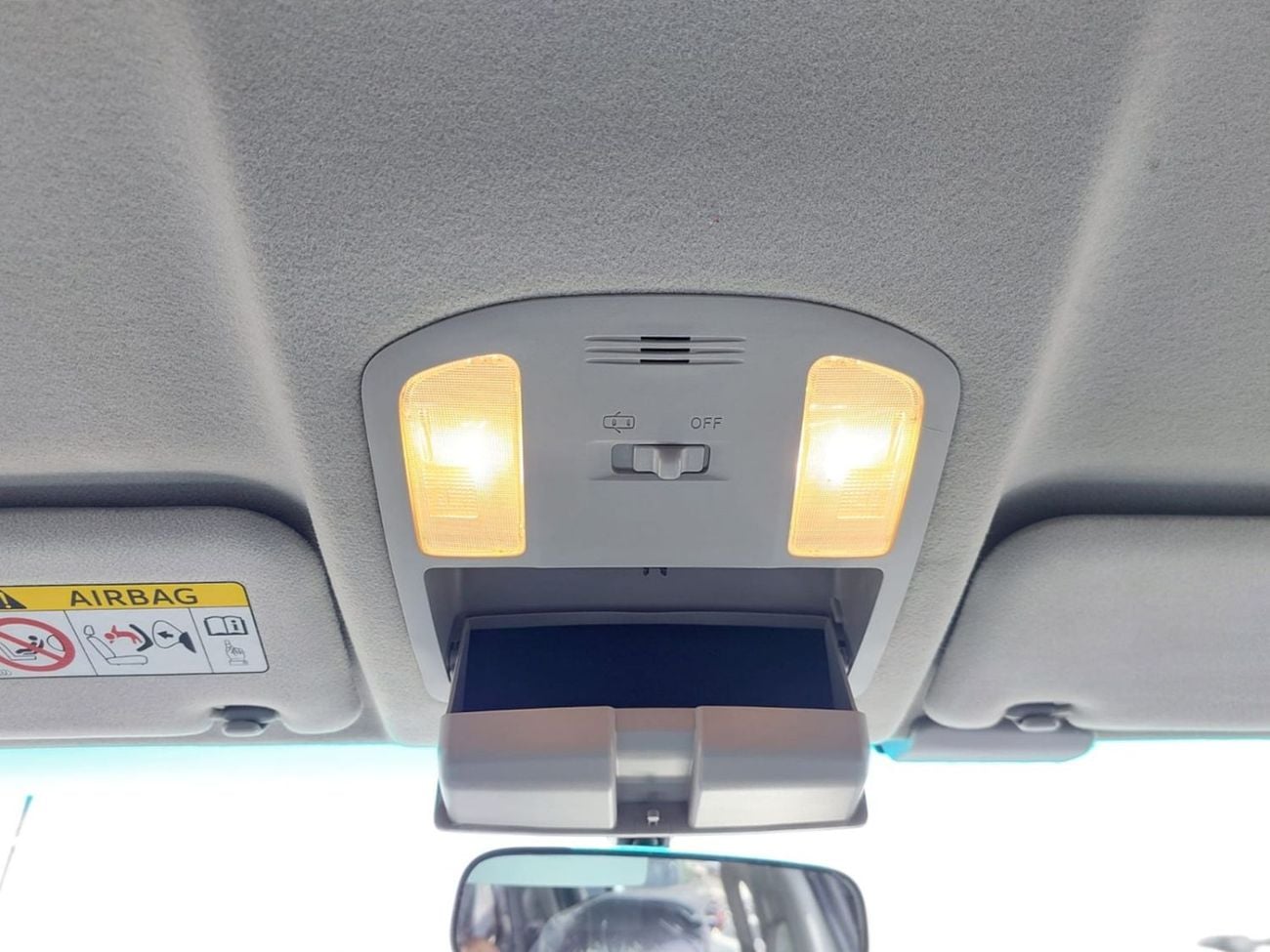 تويوتا هيلوكس TOYOTA HILUX PICKUP RHD 2017 MODEL 2.8 L DIESEL AUTOMATIC(PM93721)