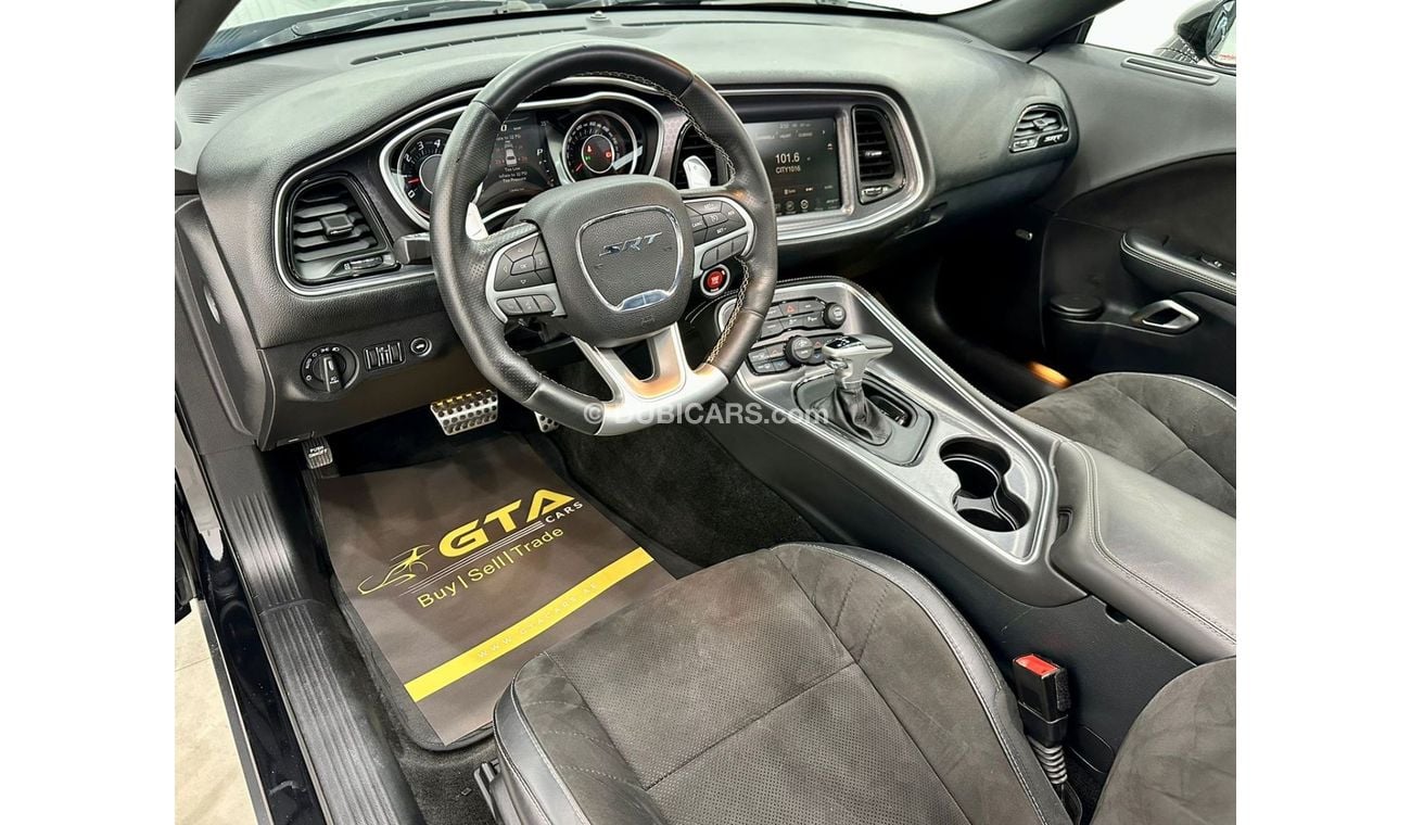 Dodge Challenger SRT 392 2015 Dodge Challenger SRT, Full Options, Excellent condition, GCC
