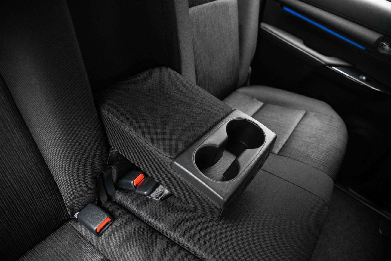 Toyota Hilux Adventure 4.0 - Silver Metallic Inside MLM Black | Export Only