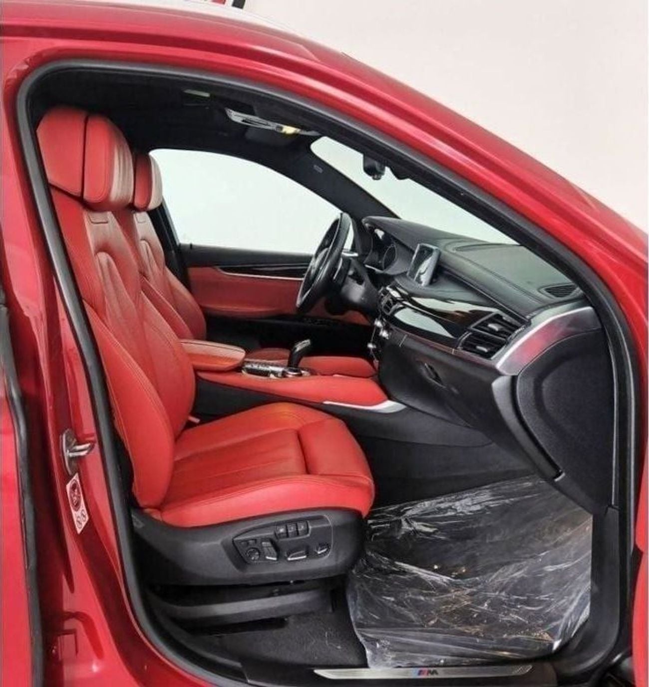 BMW X6 50i M SPORT LUXURY V8 4.4L-8CYL ORIGINAL PAINT - FULLY AGENCY MAINTAINED. AGMC-DUBAI