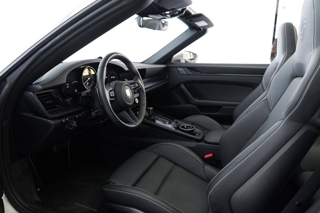 Porsche 911 Carrera GTS 3.0L (450 HP) Convertible