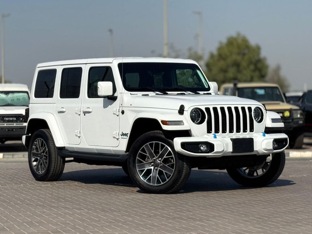 جيب رانجلر Wrangler 4XE 2.0L Turbo PHEV 2023 UAE Price @ 143,000 AED