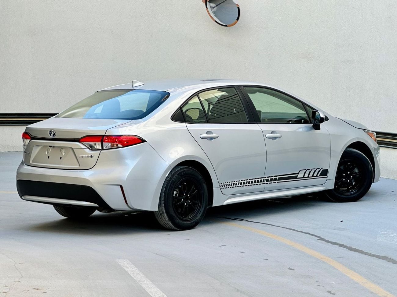 Toyota Corolla LE Corolla HYBRID