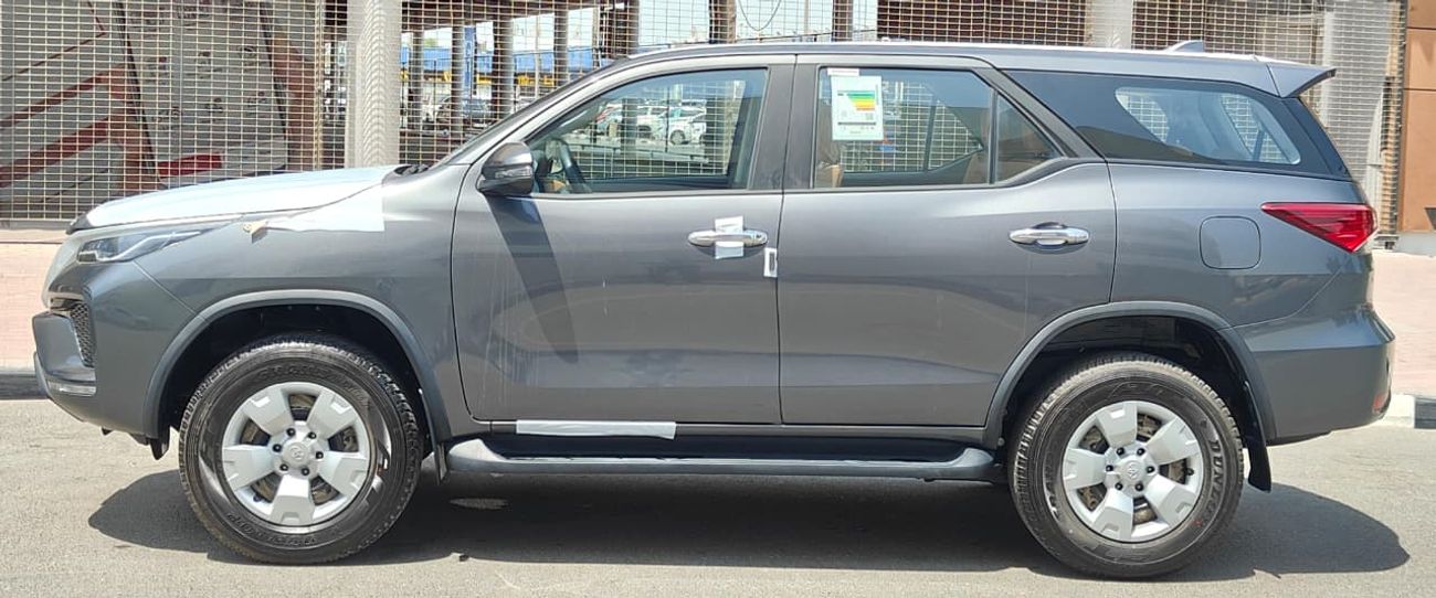 Toyota Fortuner 2024 Toyota Fortuner SR5 7-Seater 2.4L 4-Cyl Turbo Diesel A/T 4x4 Export Only