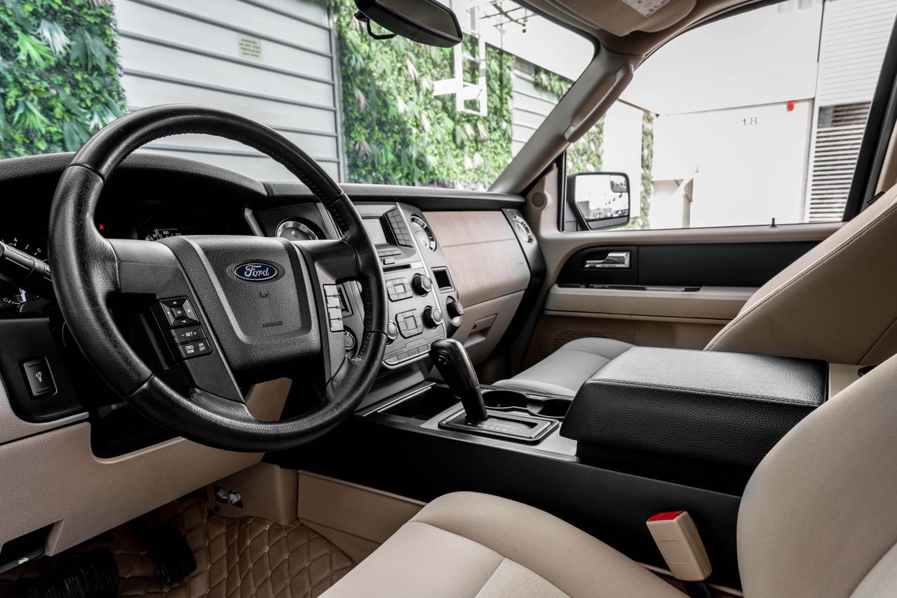 Ford Expedition | 1,663 P.M  | 0% Downpayment | Impeccable Condition!