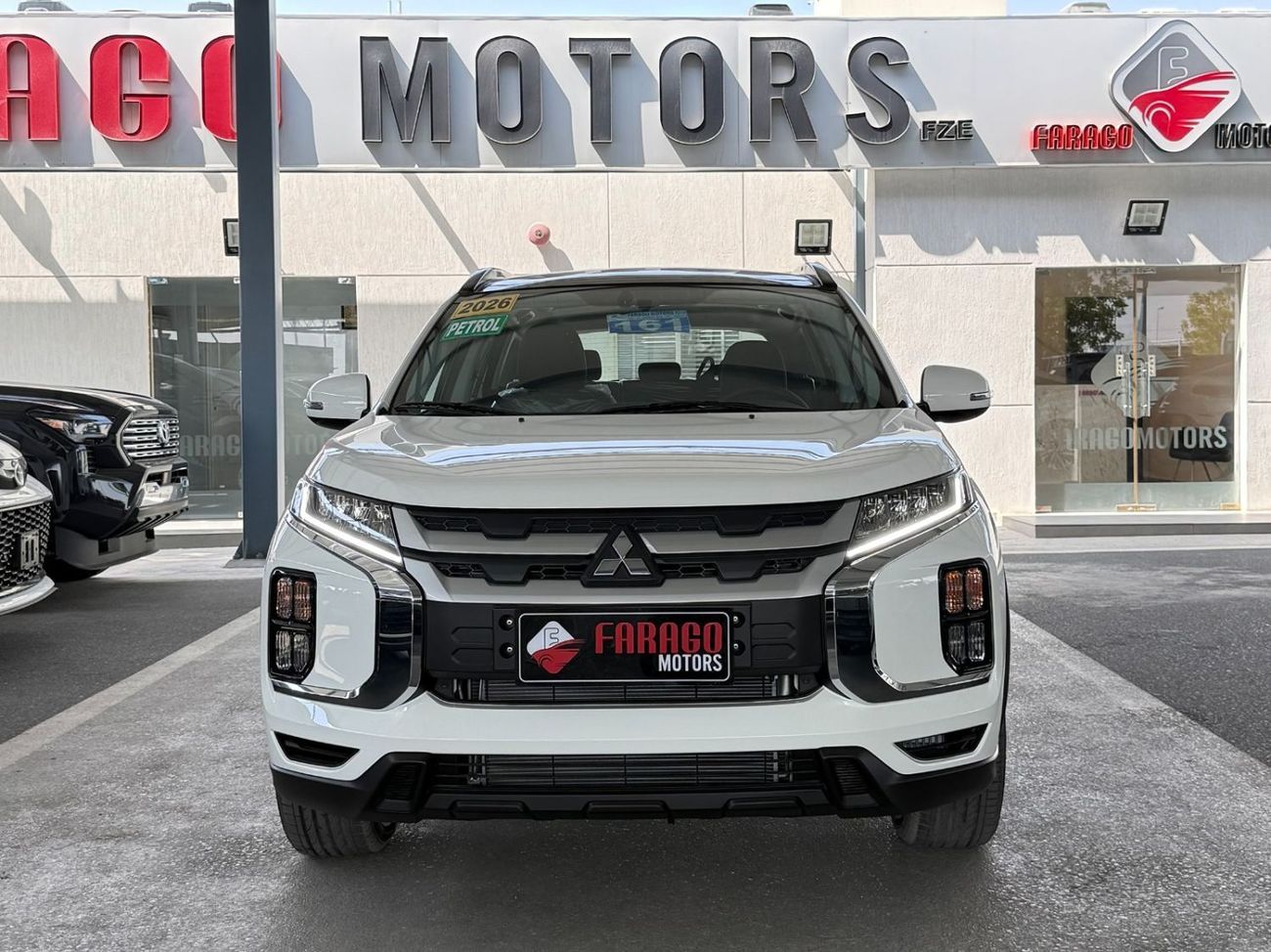 ميتسوبيشي ASX 2.0 LUXURY 4WD PANORAMA **EXPORT ONLY**التصدير فقط خارج الخليج***